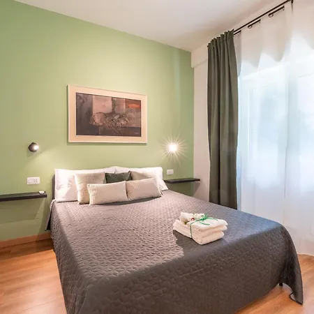 Apartment Vatican Oasis - Free Parking, 4-6 Pax, 2 Bedrooms *
