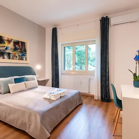 Vatican Oasis - Free Parking, 4-6 Pax, 2 Bedrooms * Rome